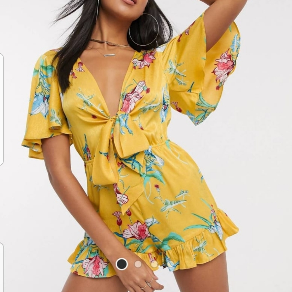 Yellow tie front romper in floral